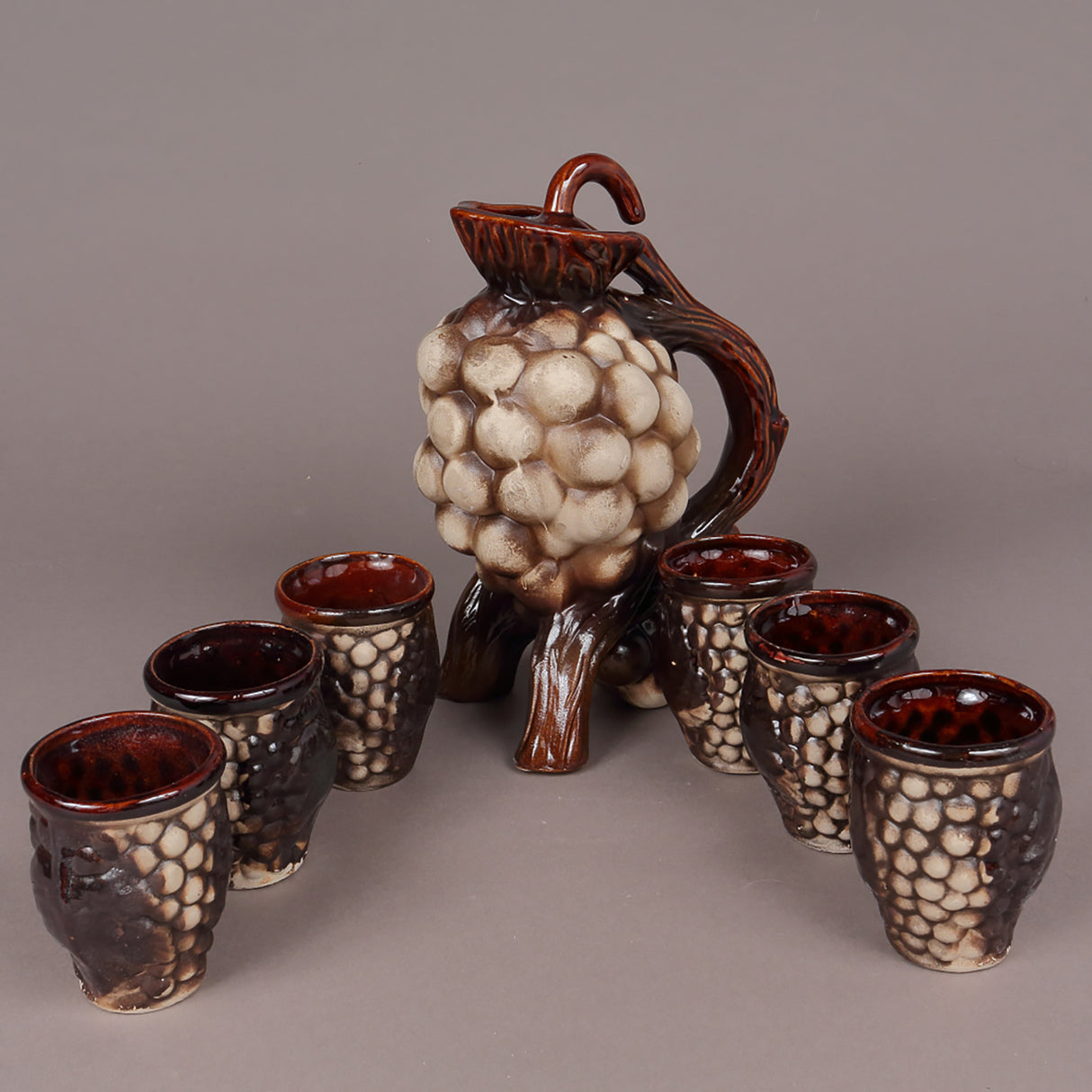 Set pentru Vin, Ulcior Strugure 1.3 l cu 6 cani 250 ml, Ceramica