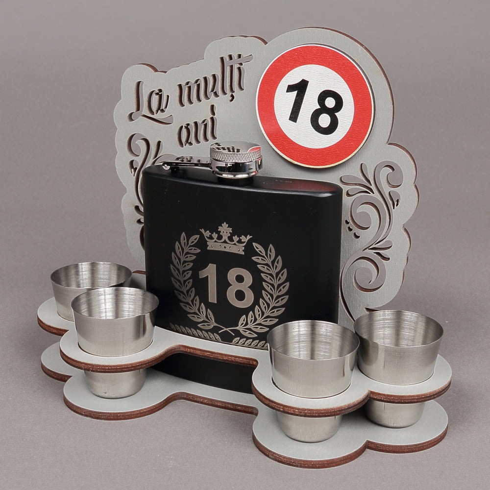 Set plosca cu 4 pahare din inox, Cadou Aniversare 16.5x20 cm