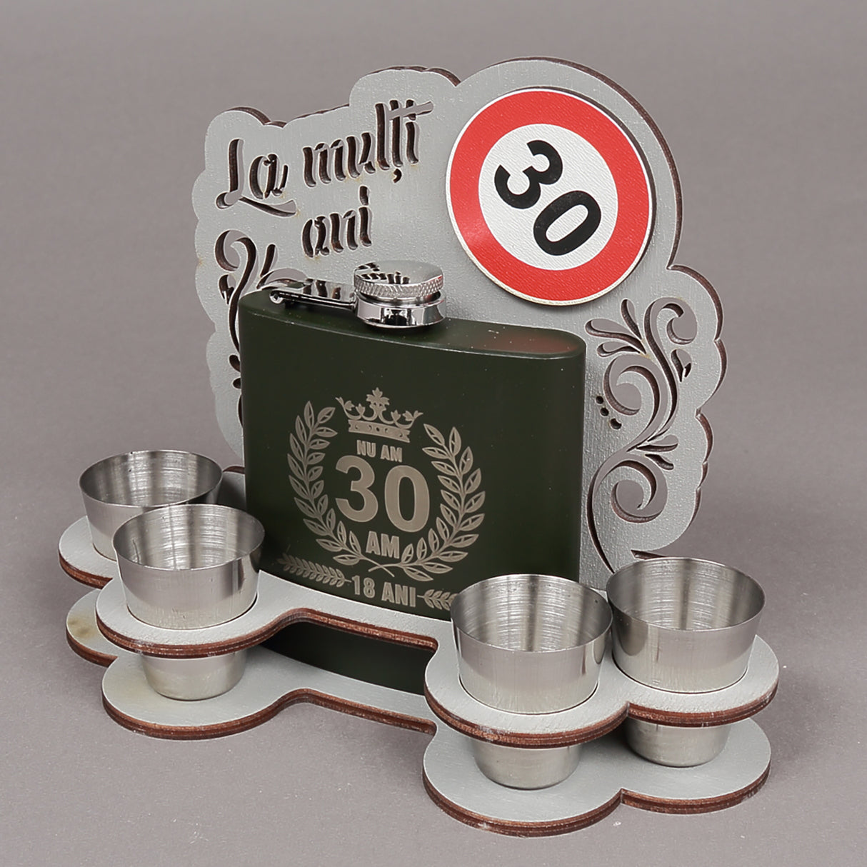 Set plosca cu 4 pahare din inox, Cadou Aniversare 16.5x20 cm