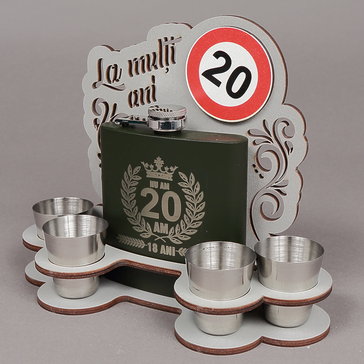 Set plosca cu 4 pahare din inox, Cadou Aniversare 16.5x20 cm