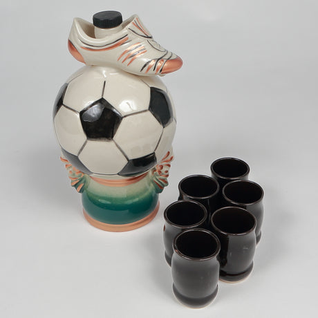 Set serviciu tuica, Sticla cu 6 pahare model Minge de Fotbal, Ceramica