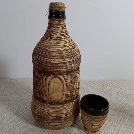 Set servire Bauturi Traditional, Sticla 1 l cu 6 pahare 50 ml, Ceramica