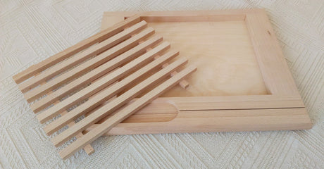Tocator cu gratar detasabil pentru taiat paine din Lemn, 35x28.5x2 cm
