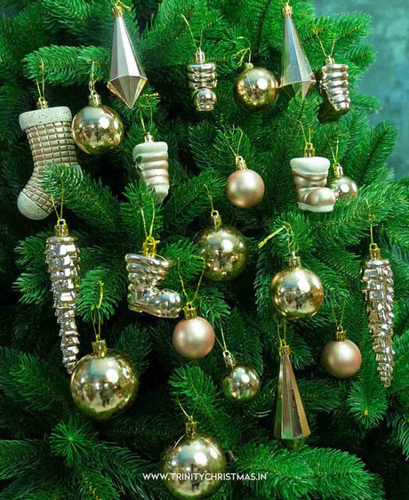 Set 21 de Ornamente Brad , Diverse Forme si Dimensiuni, Plastic