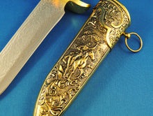 Pumnal Metalic Gravat  , cu Teaca si Cutie ,Auriu, 201 g, 27cm