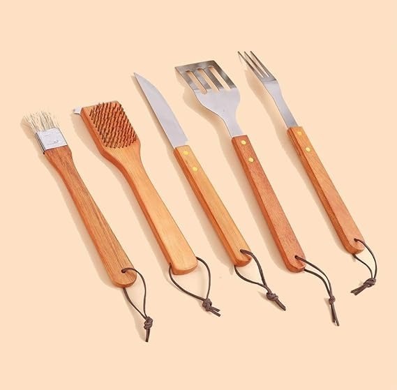 Geanta cu 18 Accesorii multifunctionale pentru gratar cu maner din memn 43x30x7.5 cm