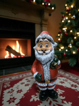 Figurina/Decoratiune Mos Craciun, pictata manual, rasina, 27 cm