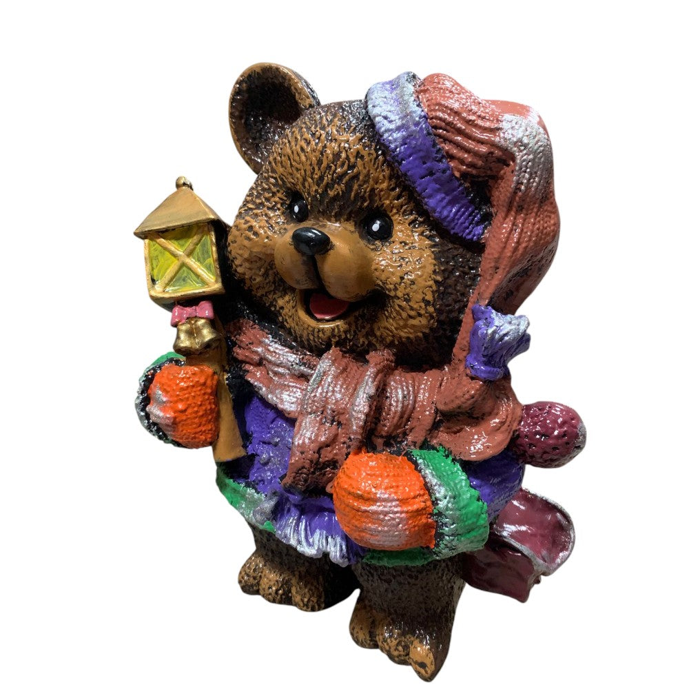 Figurina/Decoratiune Ursulet cu Felinar, pictata manual, rasina, 40 cm