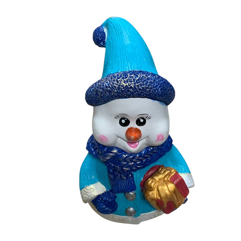 Figurina/Decoratiune Om de Zapada cu cadou, pictata manual, rasina, 28 cm