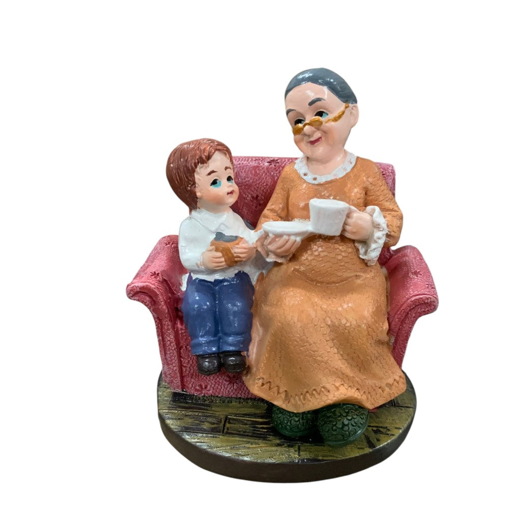 Statueta Bunica cu Nepot / Nepoata, ceramica, 14x11 cm