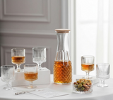 Set Carafa 1.2 L ,capac bambus si 6 Pahare cu Picior pentru Limonada, Tarie sau Suc 200ml, Transparent