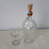 Set pentru vin, Sticla 700 ml cu 6 pahare 200 ml cu picior pe suport din Lemn